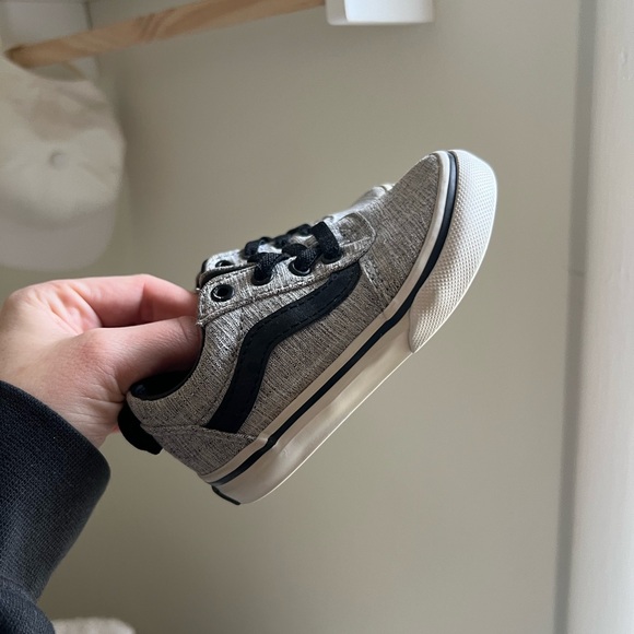 Vans - Picture 2 of 3